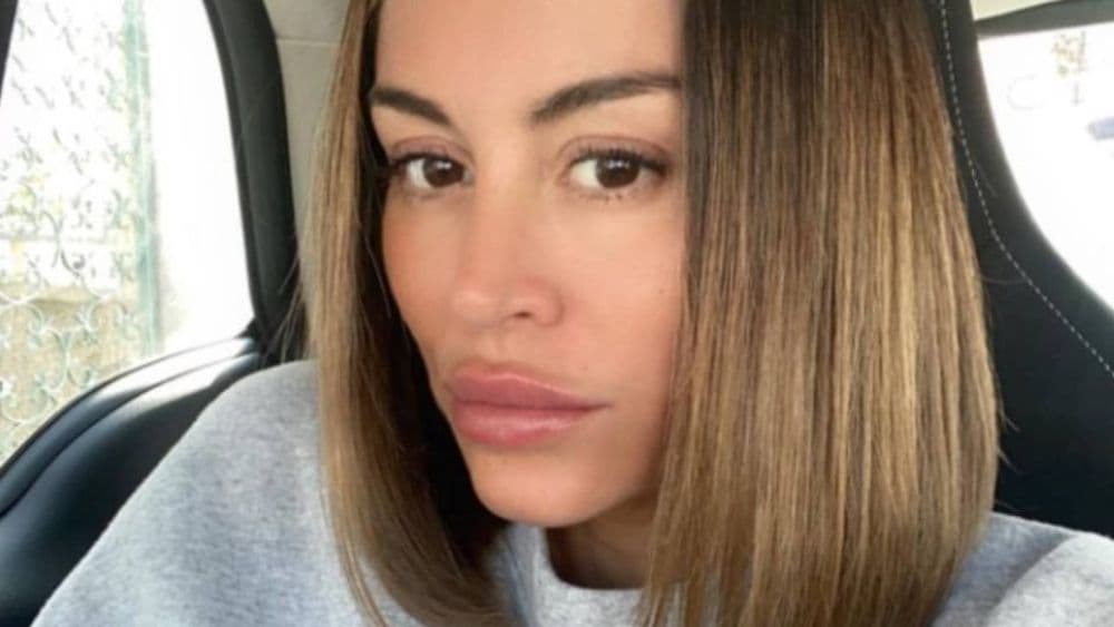 Anaïs Camizuli : accusée d'avoir abusé de la chirurgie, elle pousse un gros coup de gueule en plein live et s'emporte !