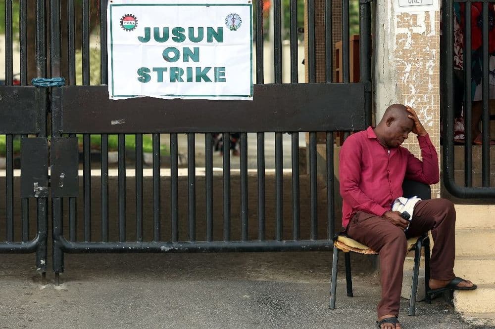 Le Nigeria ralenti par une grève générale, reprise de négociations sur le salaire minimum