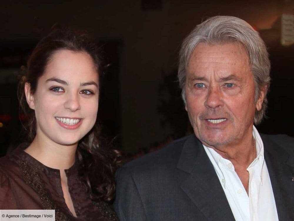 Anouchka Delon : son tendre hommage à son père à l'approche la cérémonie d'ouverture du Festival de Cannes