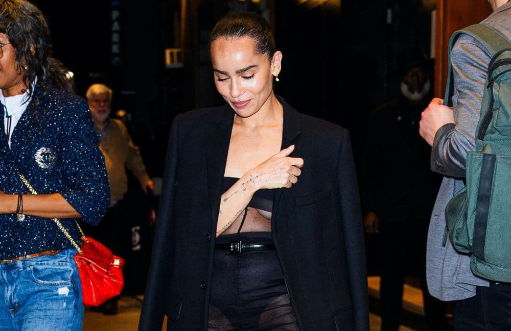 Zoë Kravitz prouve que la transparence peut être chic et sensuelle