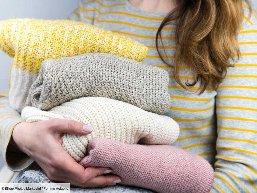 L'astuce imparable pour se débarrasser des bouloches sur un pull en un rien de temps