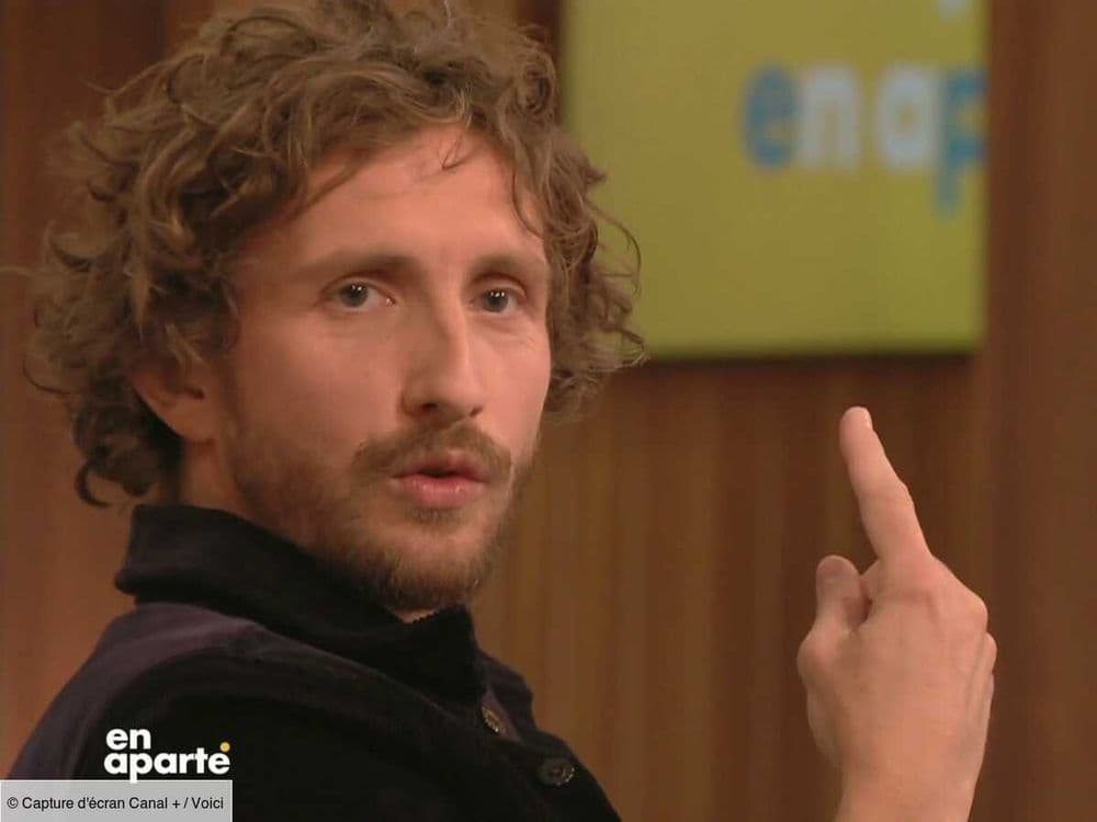 Baptiste Lecaplain : sa pire anecdote de séduction, entre coup de soleil et cœur brisé