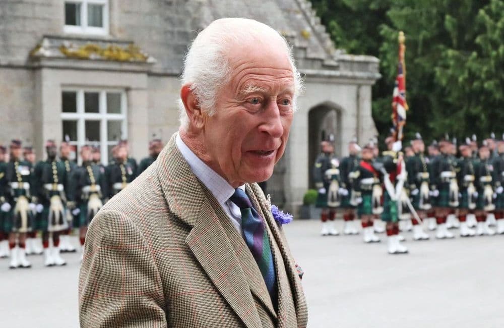 Lecture, jardinage… Charles III, affaibli par son cancer, se repose à Balmoral