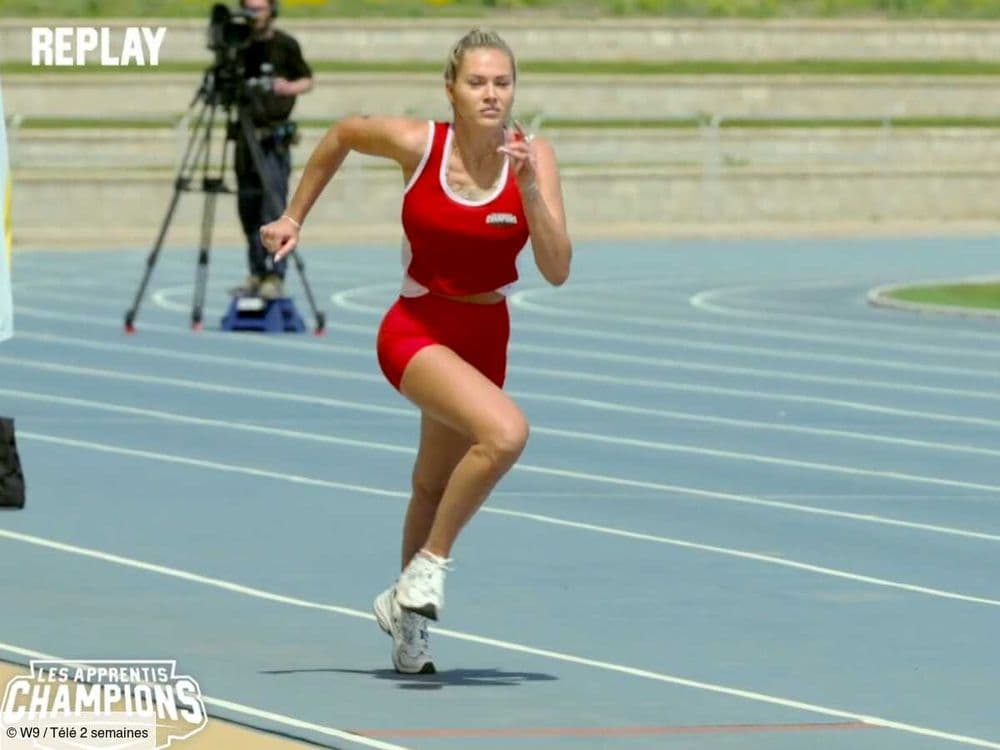 "Avec ses grandes jambes musclées" : Cassandra (Apprentis Champions) pulvérise le record de saut en longueur, les candidats bluffés !