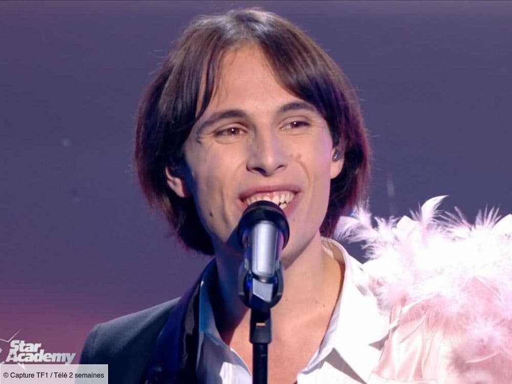"Si j'étais resté, j'aurais sauté sur toi" : Paul (Star Academy) déclare sa flamme au professeur de théâtre Hugues Hamelynck