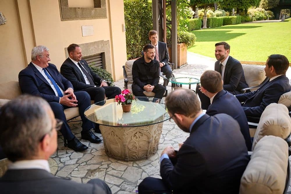 Ukraine: rencontre Zelensky-Vance à Rome, à la veille de l'appel attendu entre Trump et Poutine