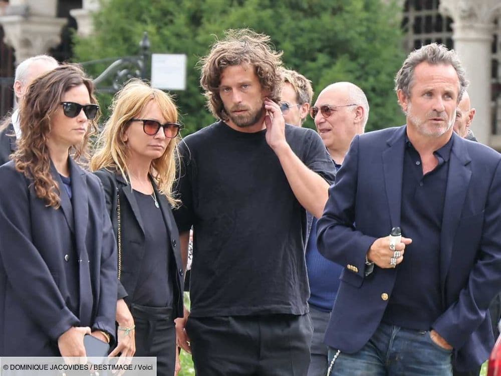 Axelle Laffont : qui est Romain Sichez, son compagnon qui l'a soutenue lors des obsèques de son père Patrice Laffont ?