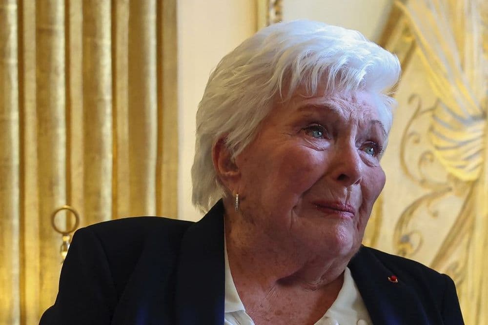 Costumes de scène, partitions, correspondances: Line Renaud fait don de ses archives à l'Etat