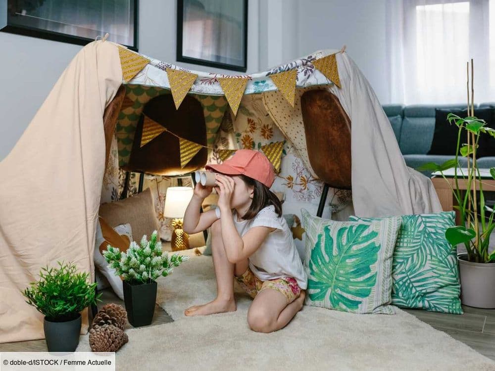Transformez une vieille nappe en cabane super fun pour vos enfants