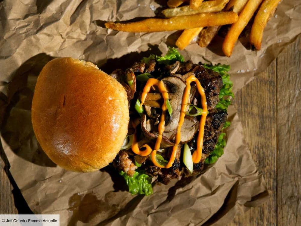 Comment préparer un véritable smash burger ? La recette ultra gourmande