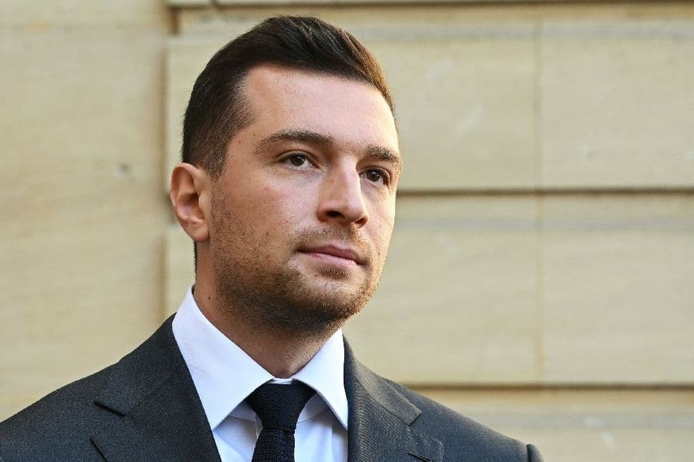 Enquête sur des prêts accordés au RN: Bardella dénonce une "opération de harcèlement"
