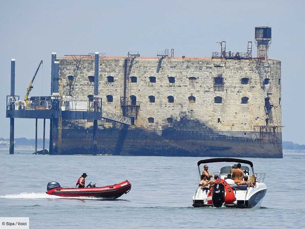 Enquête à Fort Boyard : un policier de 23 ans est mort, la jambe sectionnée par l’hélice de son bateau