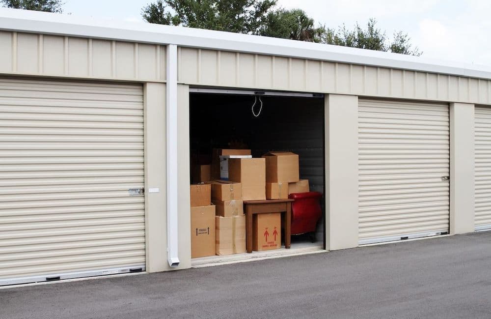 Est-ce une bonne idée de stocker dans un garde-meuble ou une cave ?