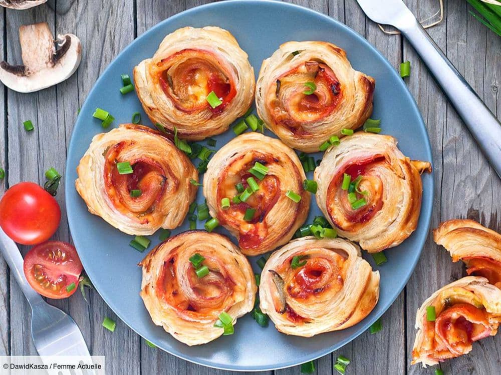 Feuilletés façon pizza pour l’apéro, la recette super rapide dont le monde ne fera qu’une bouchée