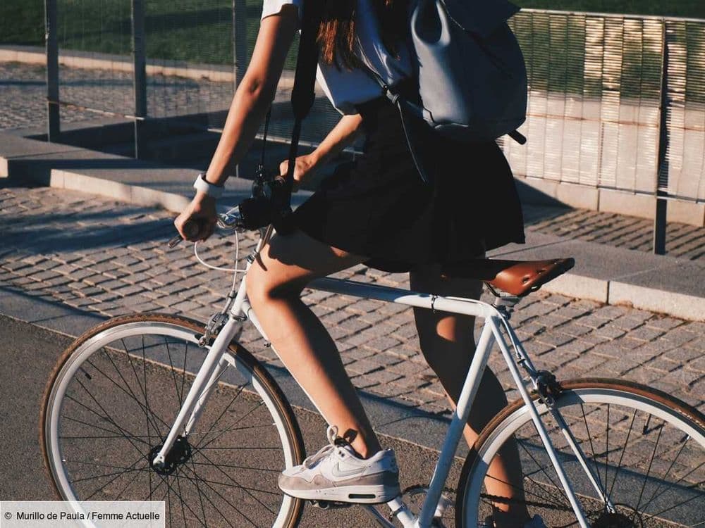 Les vélos ont-ils le droit de rouler côte à côte sur la route ?