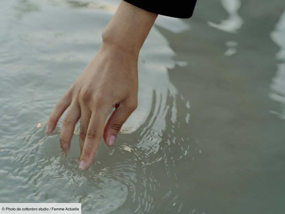 Pourquoi notre peau devient fripée lorsque l’on reste dans l’eau ? Des scientifiques répondent