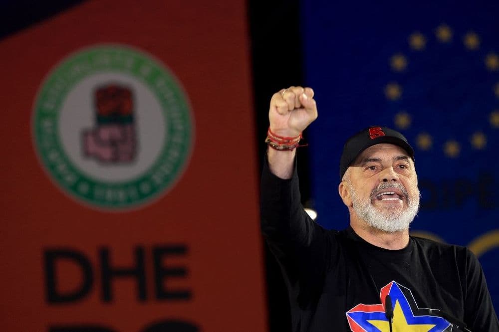 Albanie: vers un quatrième mandat pour Edi Rama selon des résultats partiels