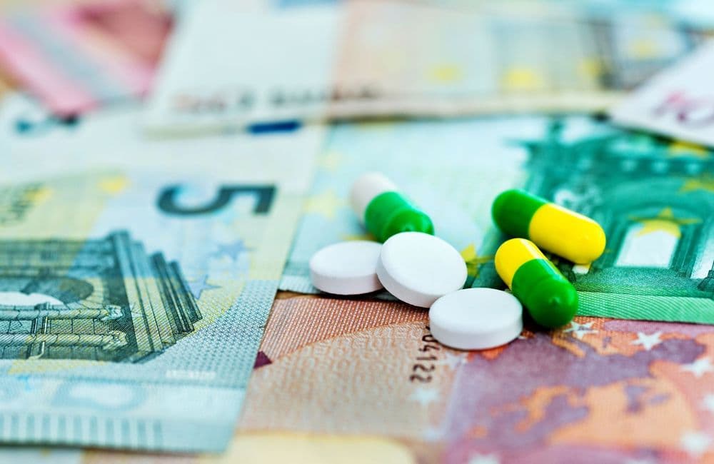 Un ex-médecin jugé pour avoir administré des traitements de son invention à ses patients