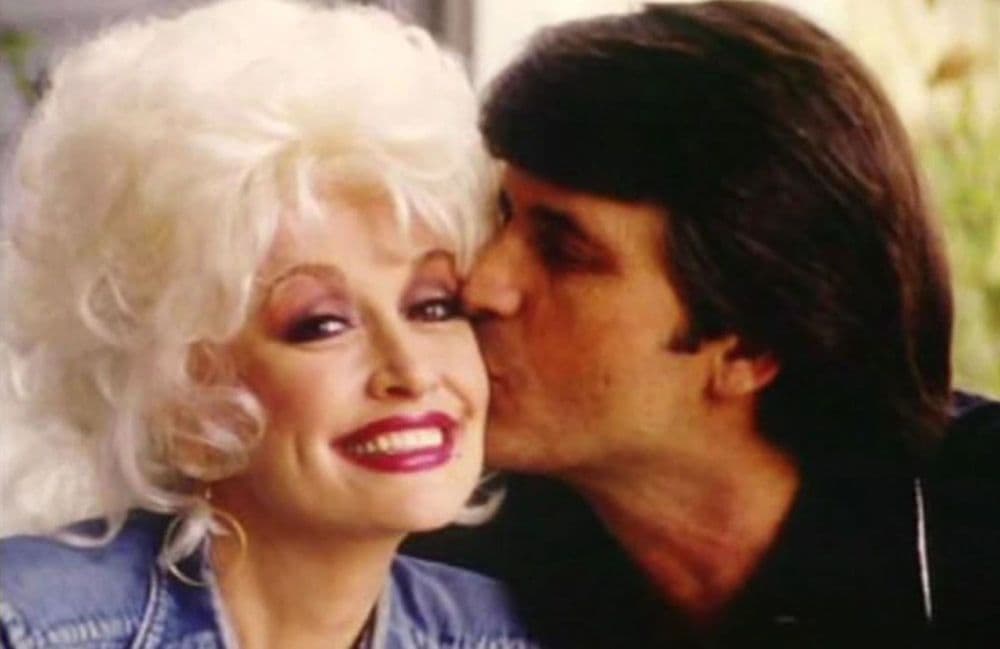 Dolly Parton : connaissez-vous l’histoire derrière « Jolene », sa chanson culte inspirée par son mari Carl Dean ?