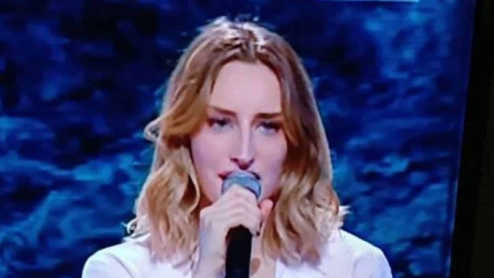 Les Enfoirés 2024 : l'identité de la chanteuse "inconnue" pendant le spectacle dévoilée !