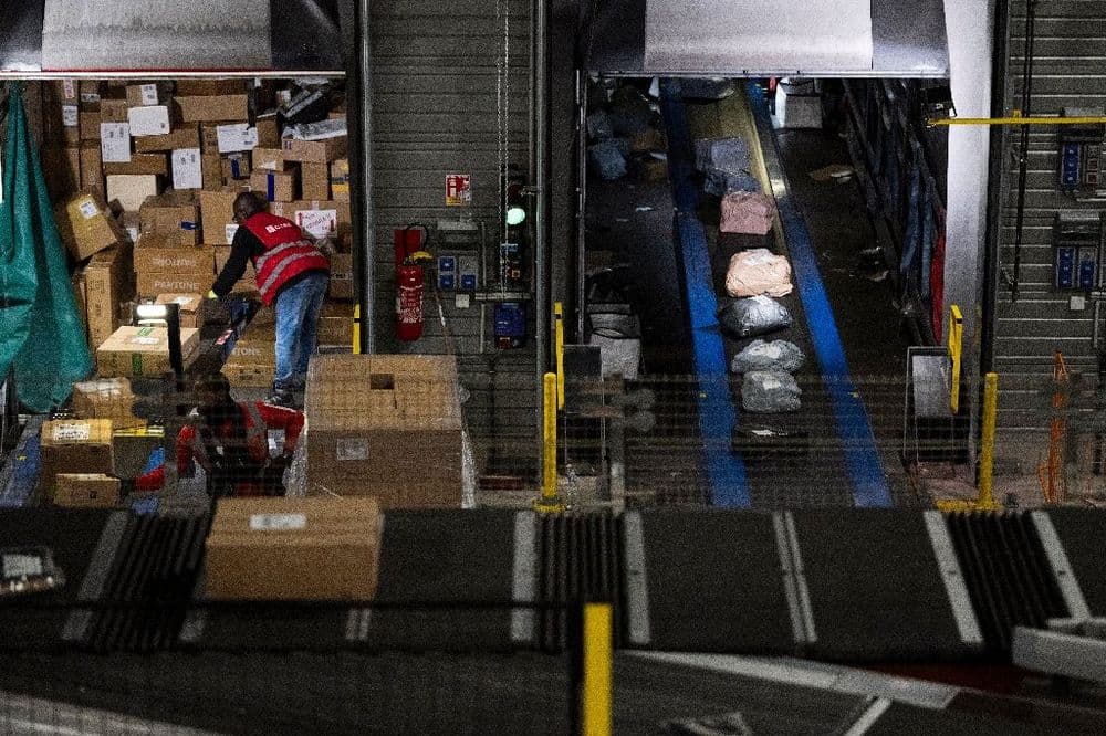 La Poste, premier opérateur de colis aux particuliers d'Europe, joue gros pour Noël