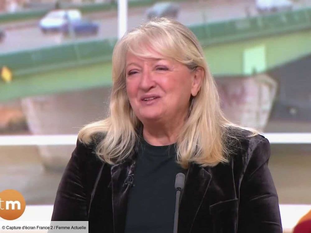 "Notre attirance était réciproque" : Charlotte de Turckheim évoque sa relation avec Coluche, dont elle était "amoureuse"