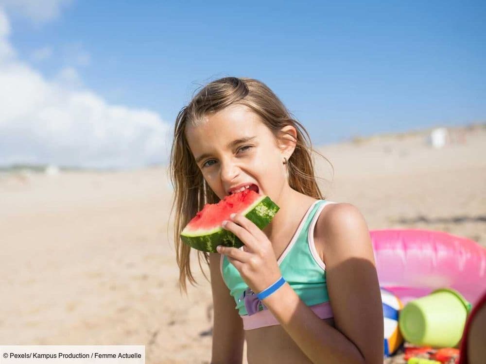 Faut-il vraiment attendre 2 heures pour autoriser les enfants à se baigner après un repas ?