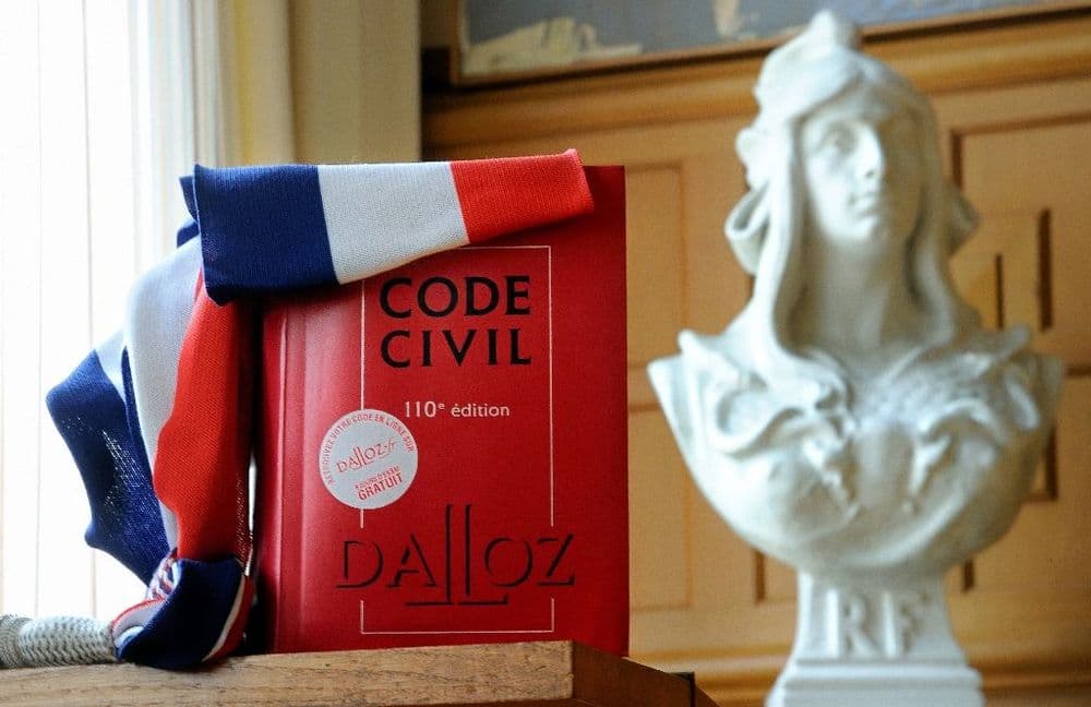 8-Mars : le code civil, "socle solide" de l'égalité femmes-hommes