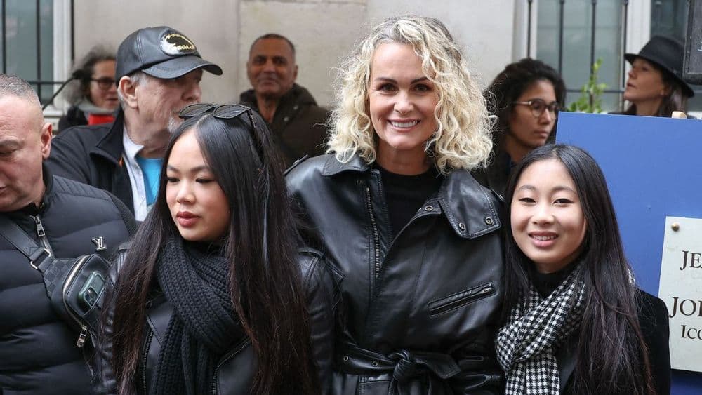 Laeticia Hallyday évoque ses filles pour la Fête des Mères aux États-Unis : "Il y a dans leurs regards…"