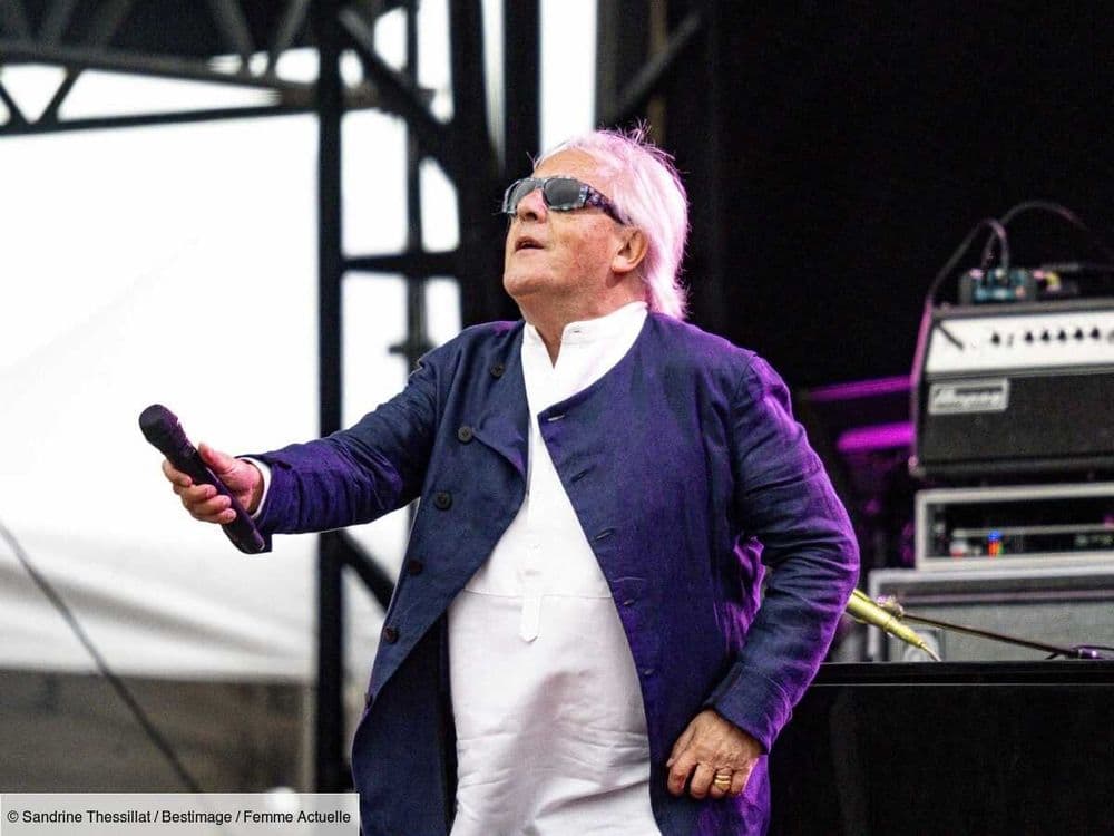 Gilbert Montagné fait du stop pour se rendre à son propre concert, cette anecdote improbable racontée par les automobilistes qui l’ont pris en voiture