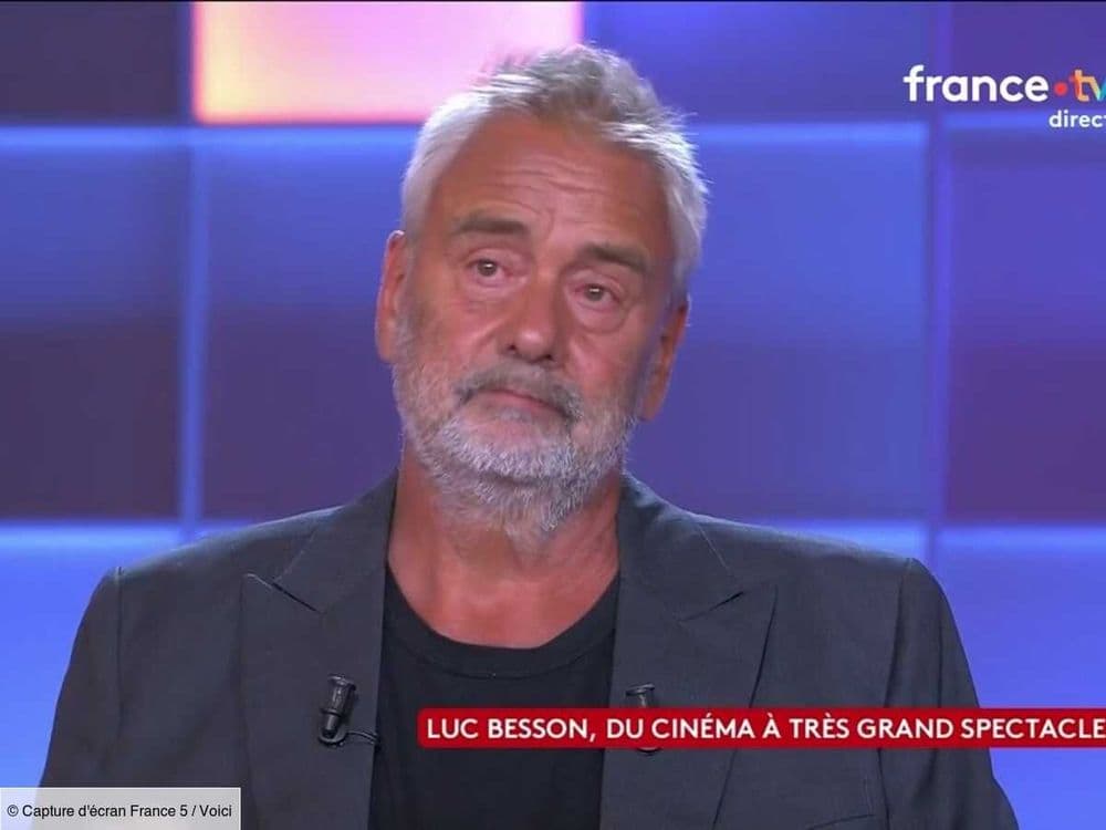 “Ça m’émeut de le voir” : Luc Besson en larmes devant les images de son ami Bruce Willis, avant la maladie (ZAPTV)