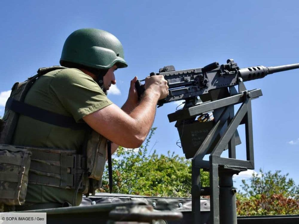 L’Ukraine défend son ciel avec des (impuissantes) mitrailleuses face aux drones kamikazes russes
