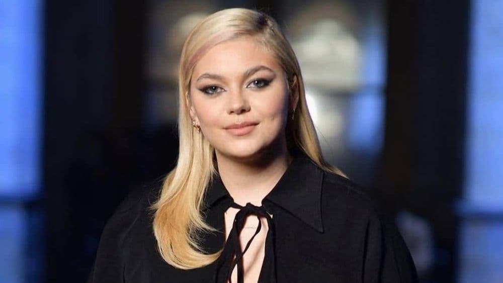 Louane : elle dévoile un remix de sa chanson la plus populaire, les réactions fusent