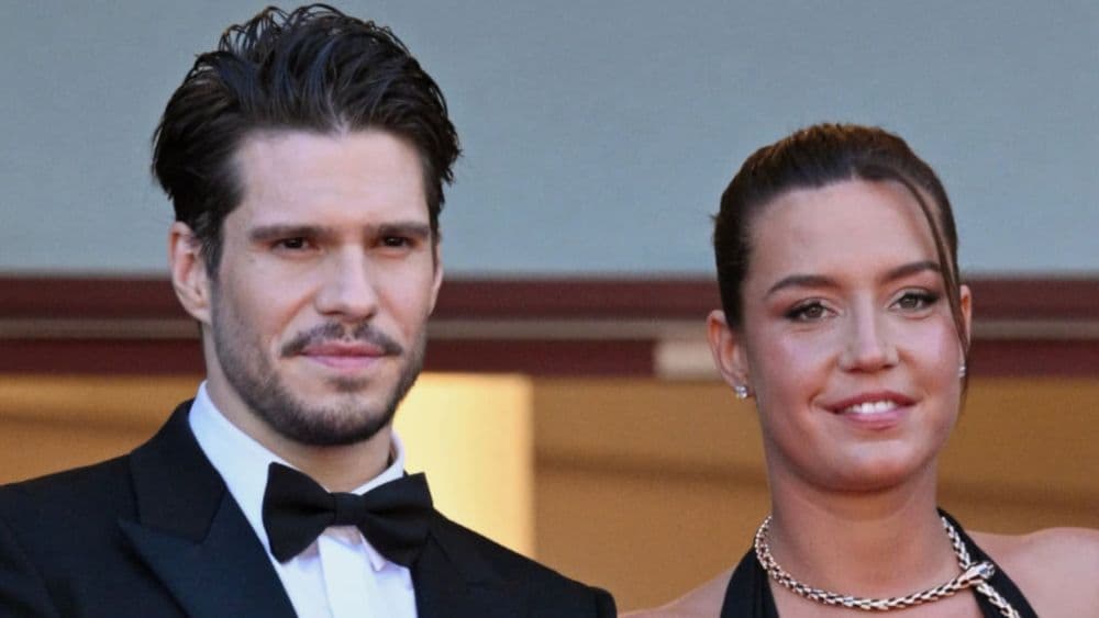 "L'amour sain" : Adèle Exarchopoulos officialise enfin son couple avec François Civil !