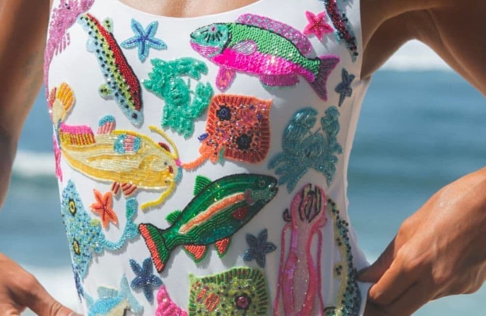 Les maillots de bain perlés, nouvelle obsession mode de l’été 2025