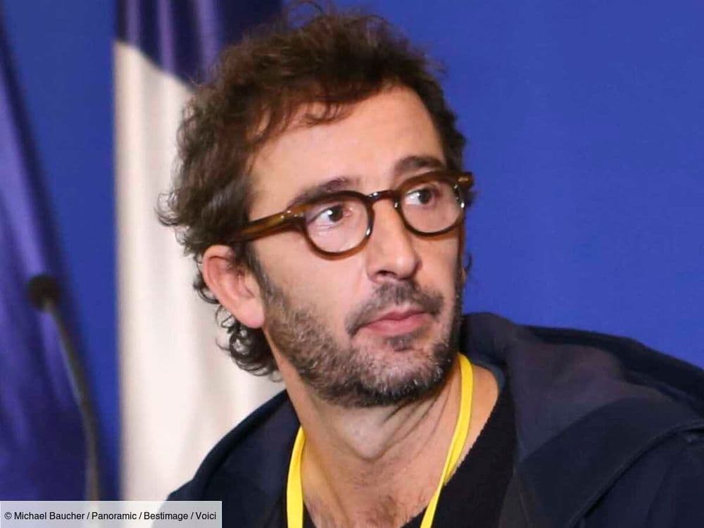 Cyrille Eldin : l’ancien animateur du Petit journal condamné pour des violences psychologiques sur son ex-compagne