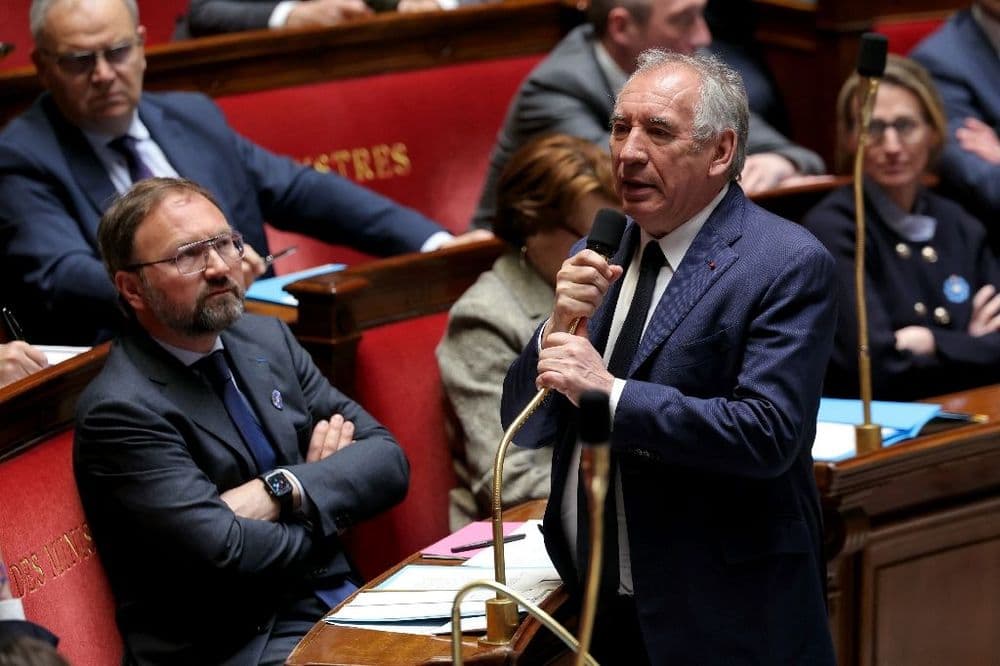 Budget: ceux qui demandent de nouvelles dépenses "trahissent l'intérêt du pays", estime Bayrou