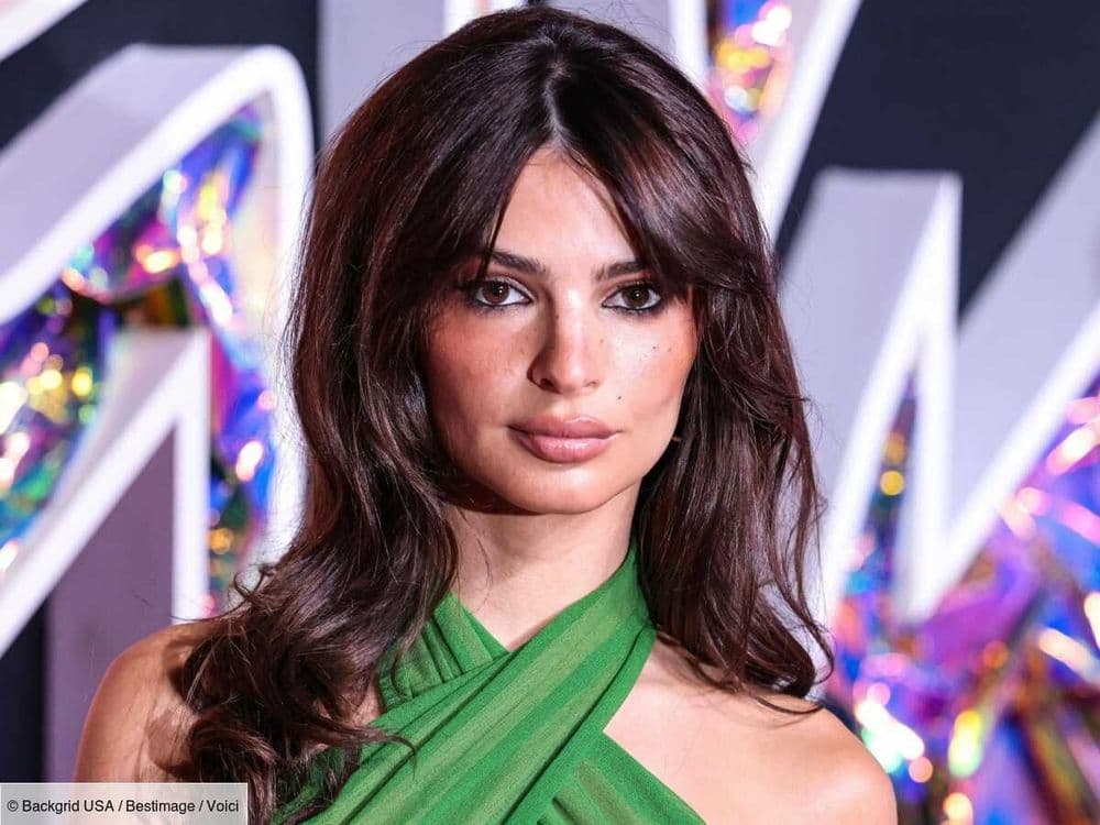 Emily Ratajkowski en couple ? Le mannequin aurait jeté son dévolu sur un célèbre chanteur américain
