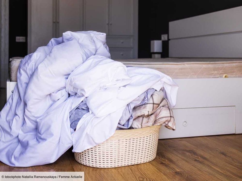 2 astuces rapides et faciles pour plier un drap housse