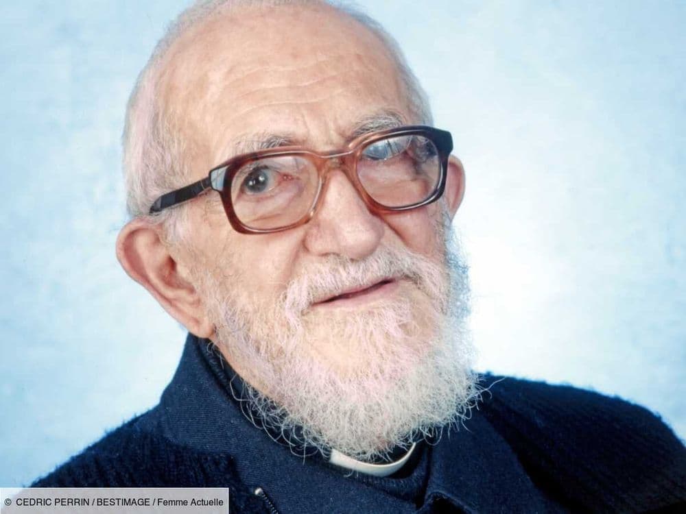 L’Abbé Pierre, “un grand malade mental” qui a “marqué des jeunes filles à vie” : ce que révèlent les archives de l’Église catholique