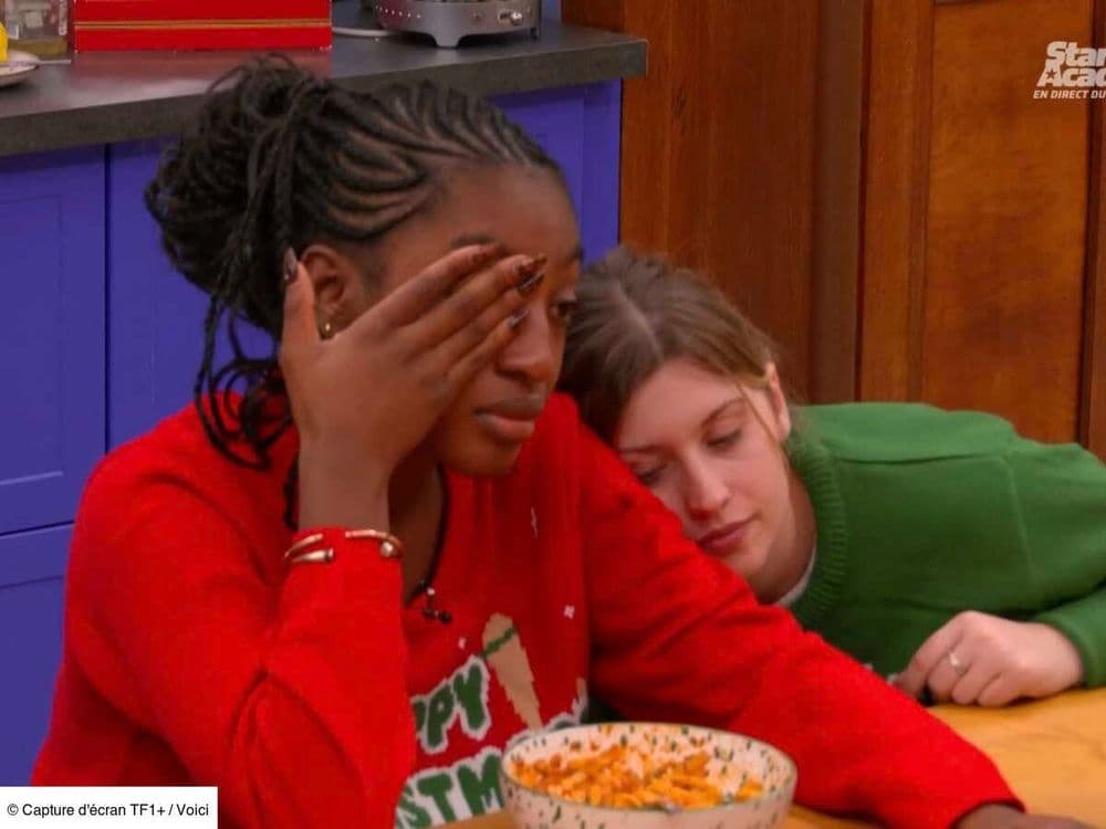 "Si j'étais elle, j'aurais quitté le château" : Ebony en pleurs, les internautes en colère contre les professeurs de la Star Academy