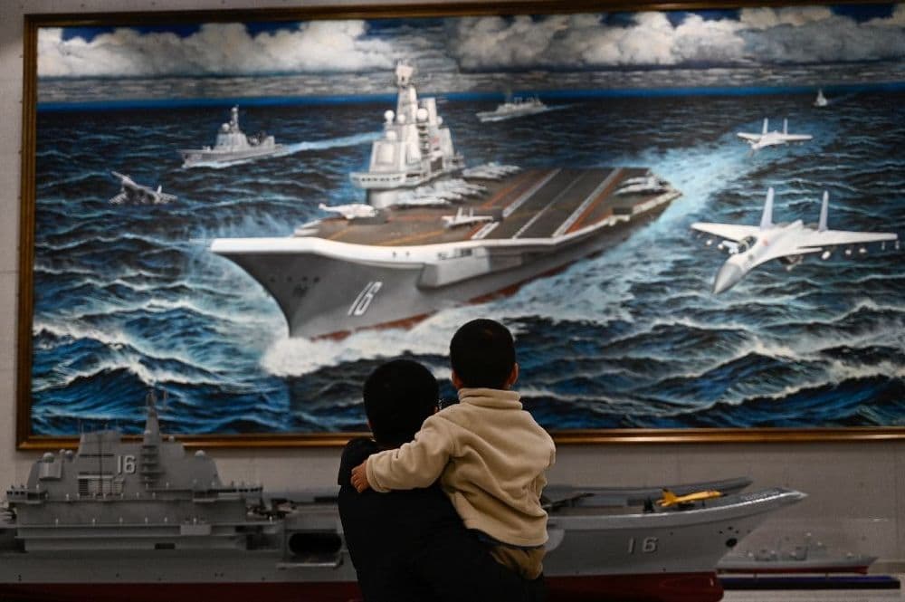 Deux porte-avions chinois en opération aperçus pour la première fois dans le Pacifique selon Tokyo