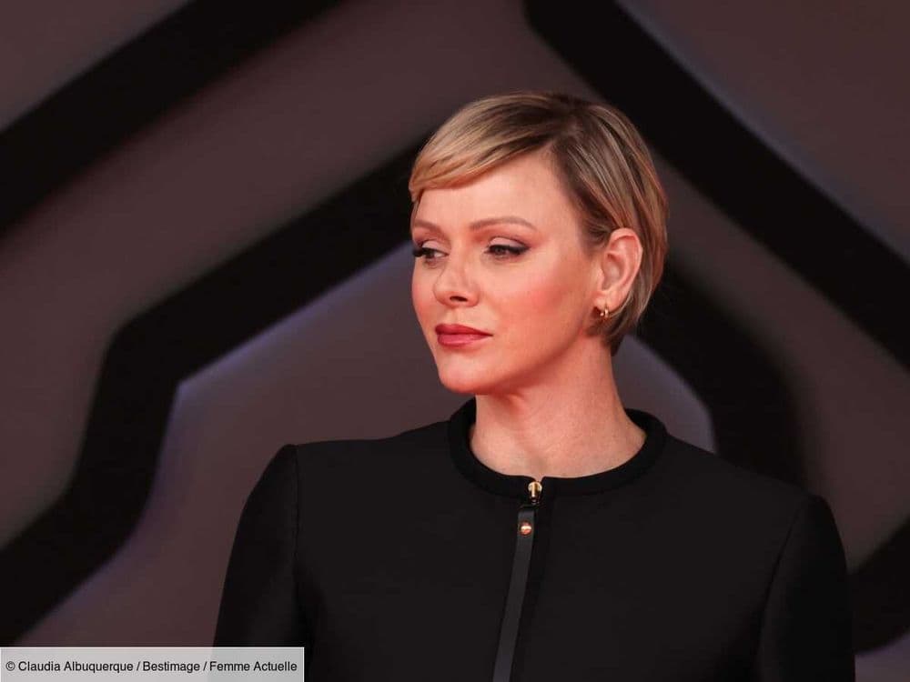 Charlène de Monaco nous prouve que l'on peut s'attacher les cheveux même quand ils sont courts - la preuve en images !