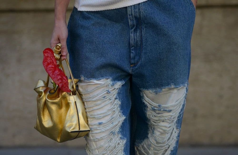 Les jeans déchirés sont-ils toujours tendance ?