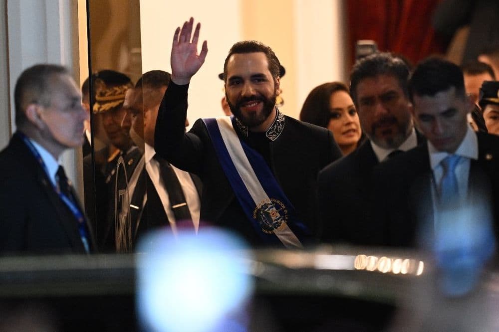 Salvador: "Je me fiche d'être taxé de dictateur", dit le président Bukele