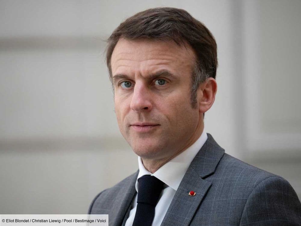 "Du caramel dans la tête" : Emmanuel Macron répond à ceux qui accusent Brigitte Macron d'être un homme