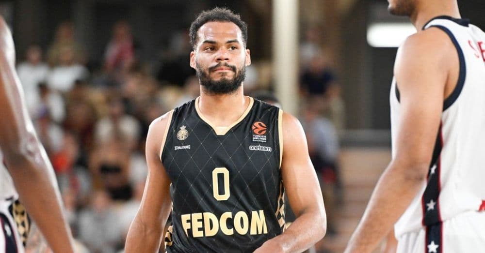 Okobo, la sanction est tombée après son doigt d'honneur