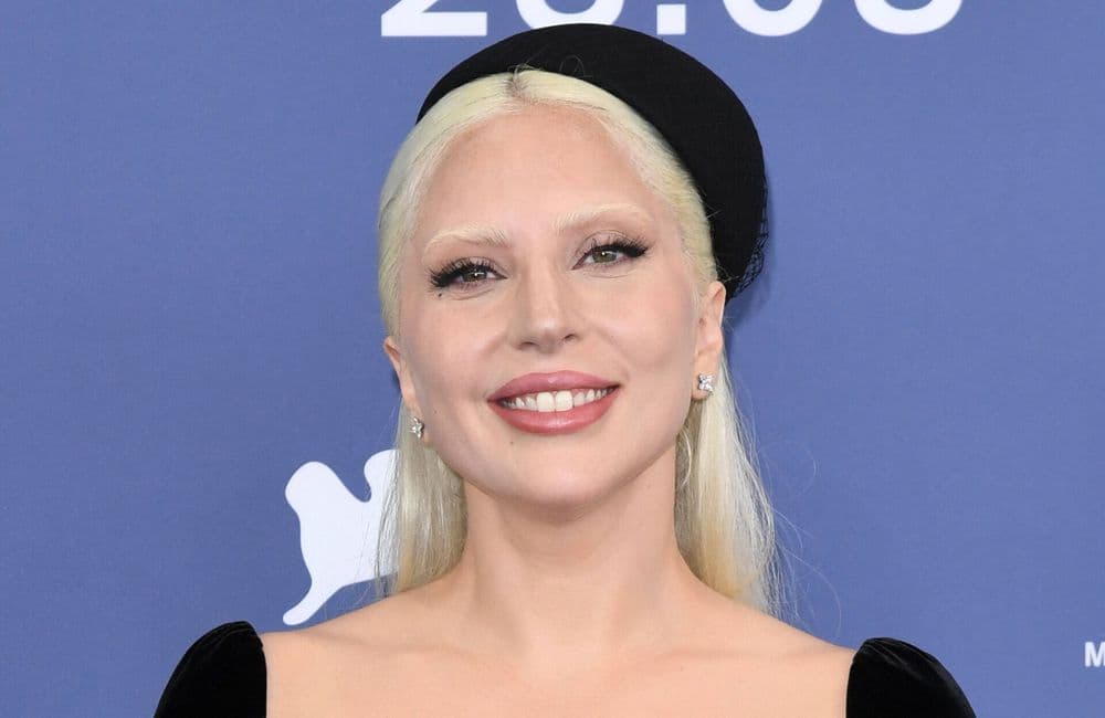 Au naturel, Lady Gaga dévoile ses sourcils décolorés