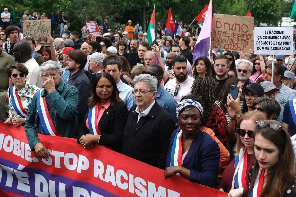 Une foule de manifestants contre l'islamophobie dimanche à Paris