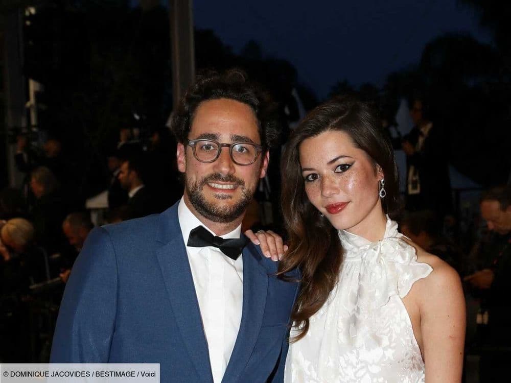 Émilie Broussouloux enceinte : baby bump en évidence, la femme de Thomas Hollande profite d'un moment à la plage avec ses deux enfants